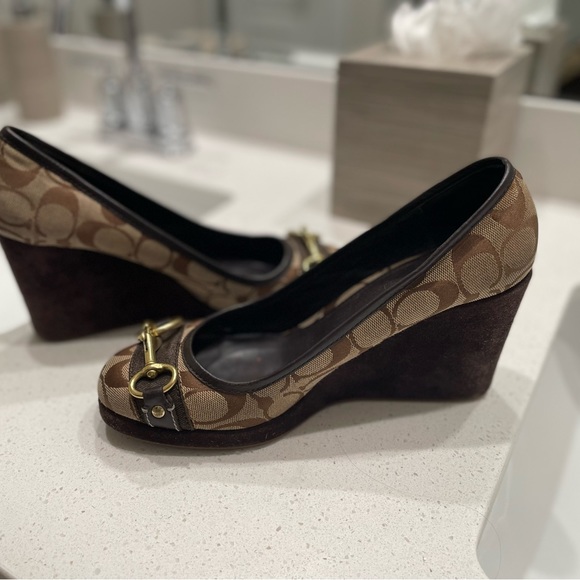 Signature Coach Brown size 9 - Picture 2 of 5